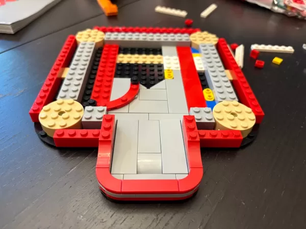 LEGO Minifigure Vending Machine assembly process